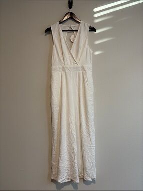 Sleeveless White V-Neck Maxi Dress with Waistband